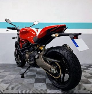 Ducati Monster 821 Roja