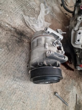 Compresor A/C Peugeot Citroen Fiat Valeo