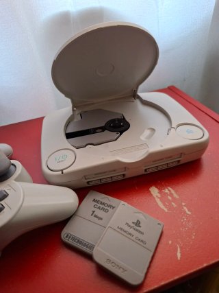 PlayStation 1 One Console + Controller
