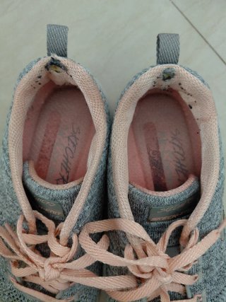 Zapatillas deportivas Skechers grises y rosas