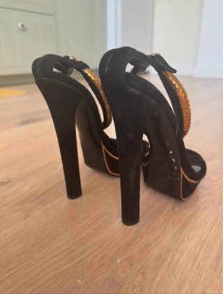 Sandalias Gucci Ante Negro y Dorado