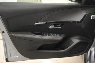 Peugeot 208 HYBRID 110 e-DCS6 ALLURE 2025