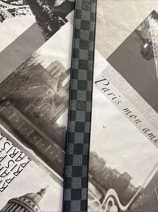 Cintura Louis Vuitton Damier con hebilla dorada