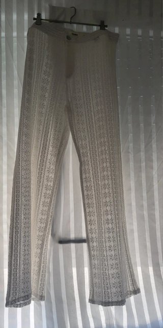 Pantalón de encaje blanco verano