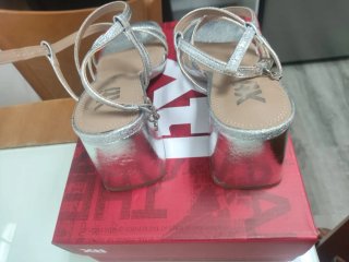 Sandalias plateadas tacón ancho Talla 36