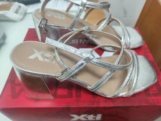 Sandalias plateadas tacón ancho Talla 36