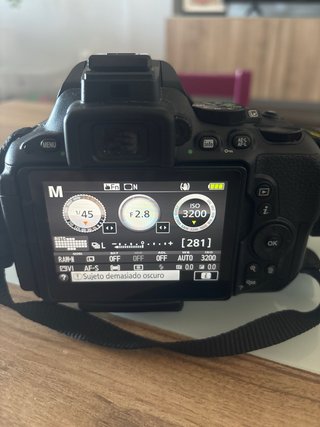 Nikon D5500 + Sigma 17-50mm f/2.8 + objetivos