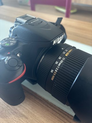 Nikon D5500 + Sigma 17-50mm f/2.8 + objetivos