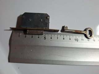 5 CERRADURAS ANTIGUAS CON LLAVE Y BOCALLAVE