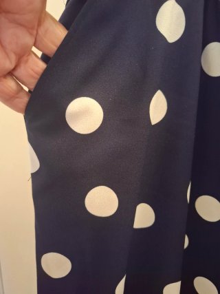 Pantalón lunares negro y blanco