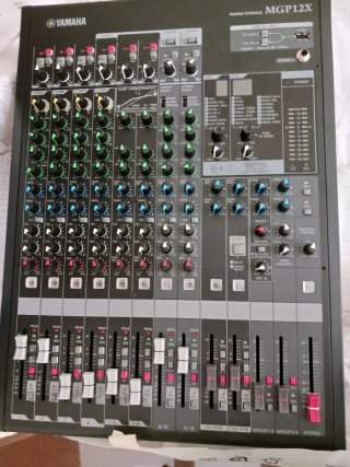 Yamaha MGP12X Mixer Console