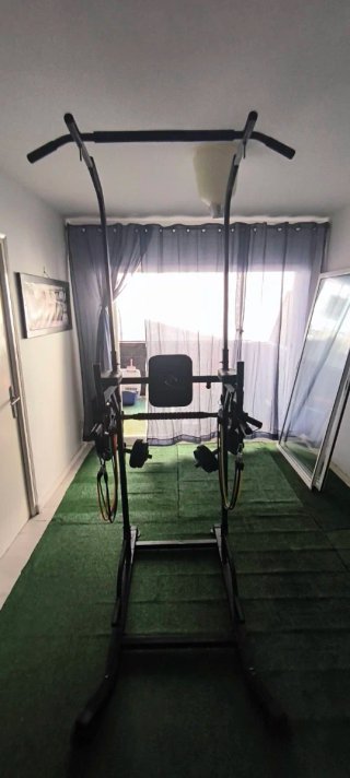 Attrezzo da palestra multifunzione