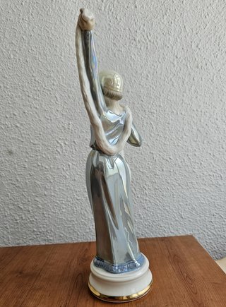 FIGURA DE PORCELANA SEGARRA TORNASOL II