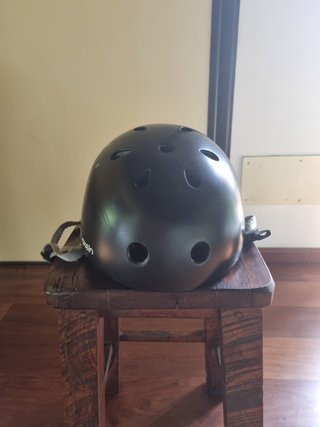 Casco Oxelo nero con grafica 54-58 cm (EN 1078)