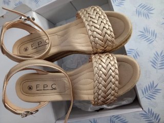 Sandalias FPC Piel Elegantes Talla 38 Doradas