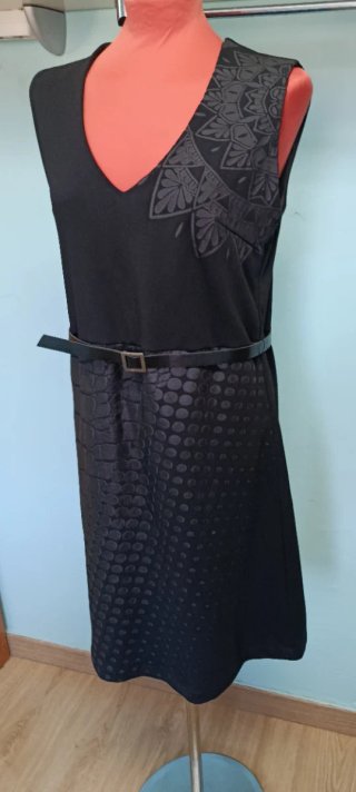 Vestido  negro Desigual