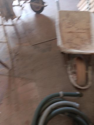 Carretilla metálica rueda maciza