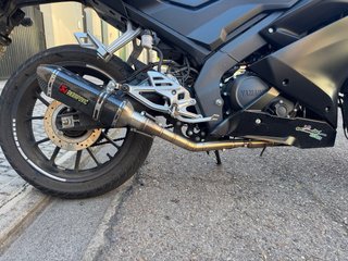 Yamaha YZF r125 negra