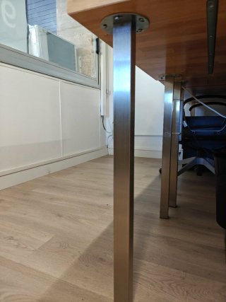 2 Tavoli da Ufficio in Legno e Metallo