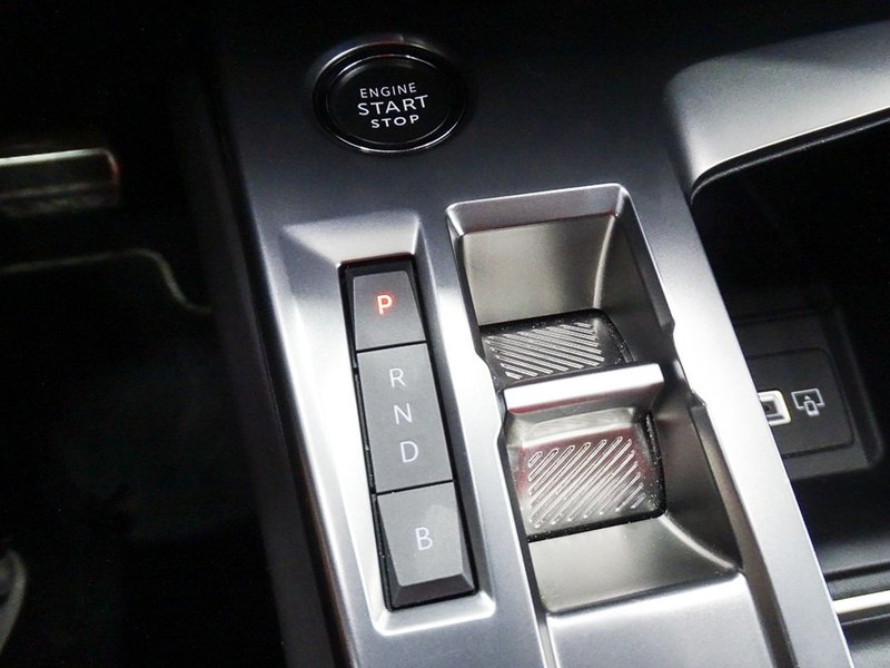 Peugeot 408 2023, foto 28