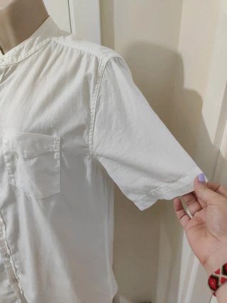 Camisa blanca manga corta cuello mao