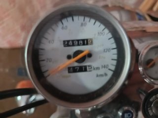 Moto Cruiser Plata y Negra