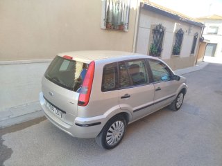 Venta de Ford Fusion.