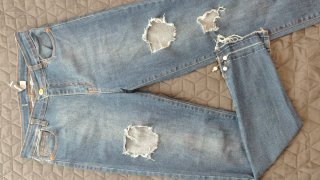 Pantalón vaquero mujer desgarrado