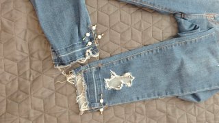 Pantalón vaquero mujer desgarrado