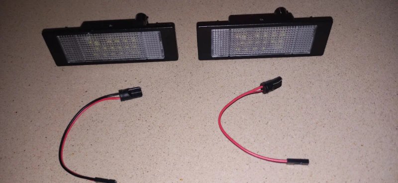 2 PILOTOS DE MATRICULA LED - foto 1