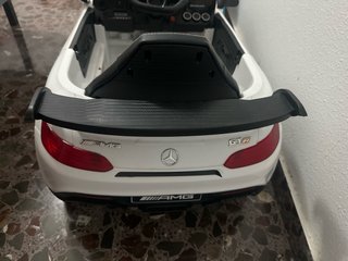 Coche eléctrico infantil Mercedes AMG