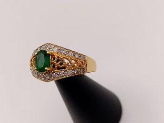 Anillo Con Esmeralda y Diamantes Oro 18k - 6,44gr