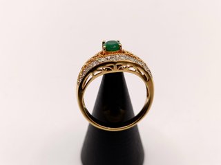 Anillo Con Esmeralda y Diamantes Oro 18k - 6,44gr