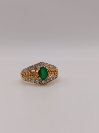 Anillo Con Esmeralda y Diamantes Oro 18k - 6,44gr