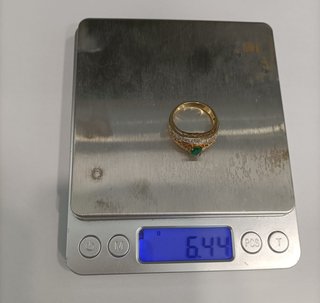 Anillo Con Esmeralda y Diamantes Oro 18k - 6,44gr