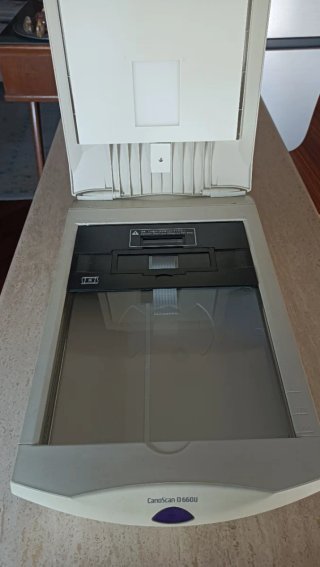 Scanner Canon CanoScan D660U