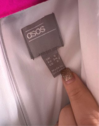 Vestido ASOS escote Bardot