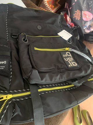 Mochila Desigual XL Negra y Amarilla