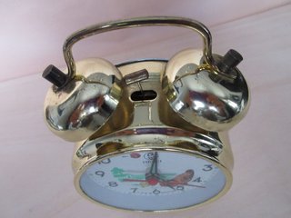 Sveglia vintage a carica doppia