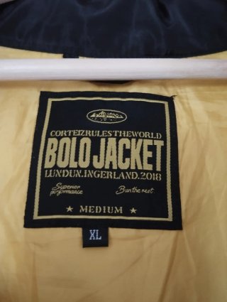 Plumífero negro talla M sin usar.