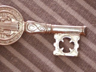 lote 2 , Tetragramaton y Llave San Benito Plata