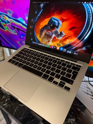 MacBook Pro 2015 13”/ 8GB RAM/ 256GB SSD