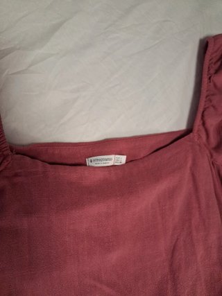 Vestido largo rosa con mangas abullonadas