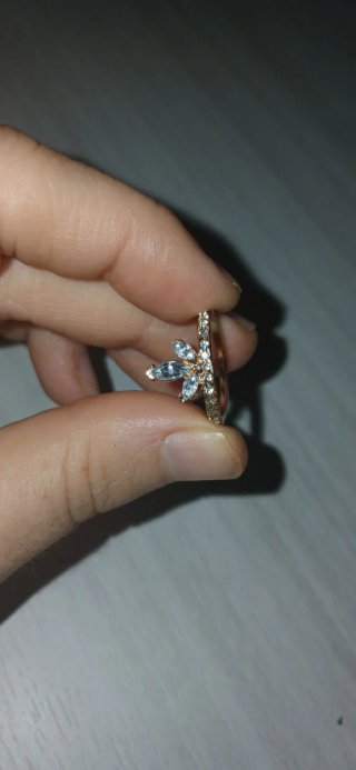 Anello oro 18k con pietre azzurre