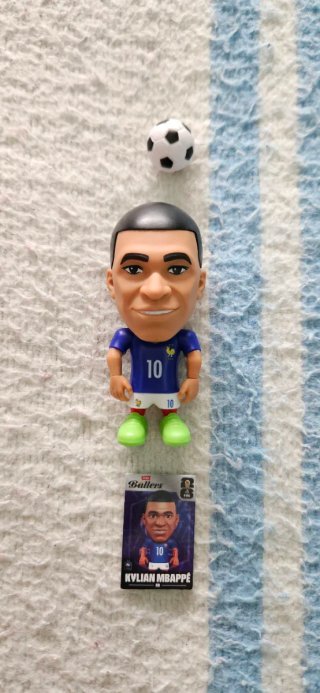 Figure di calcio Ballers Zuru Mbappé Valverde Kane