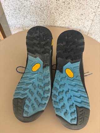 Botas Asolo Talla 38 2/3 ( un solo uso)