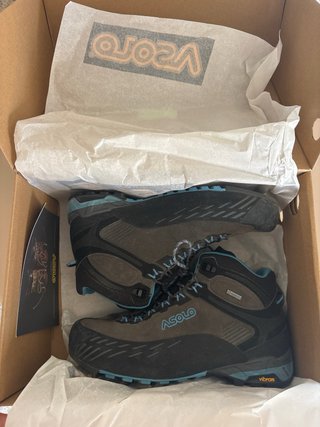 Botas Asolo Talla 38 2/3 ( un solo uso)