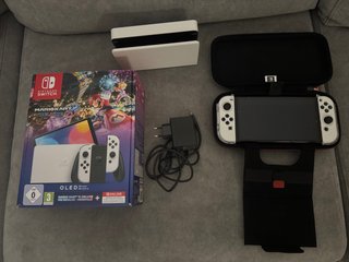 Nintendo Switch OLED Mario Kart 8 Deluxe