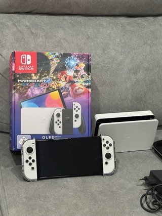 Nintendo Switch OLED Mario Kart 8 Deluxe