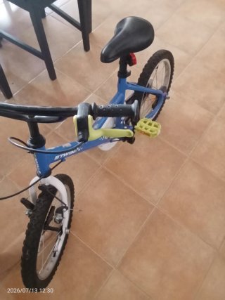 Bici infantil azul Decathlon